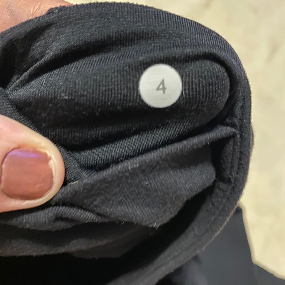 Lululemon peacock crop pants black size 4 - Picture 7 of 7